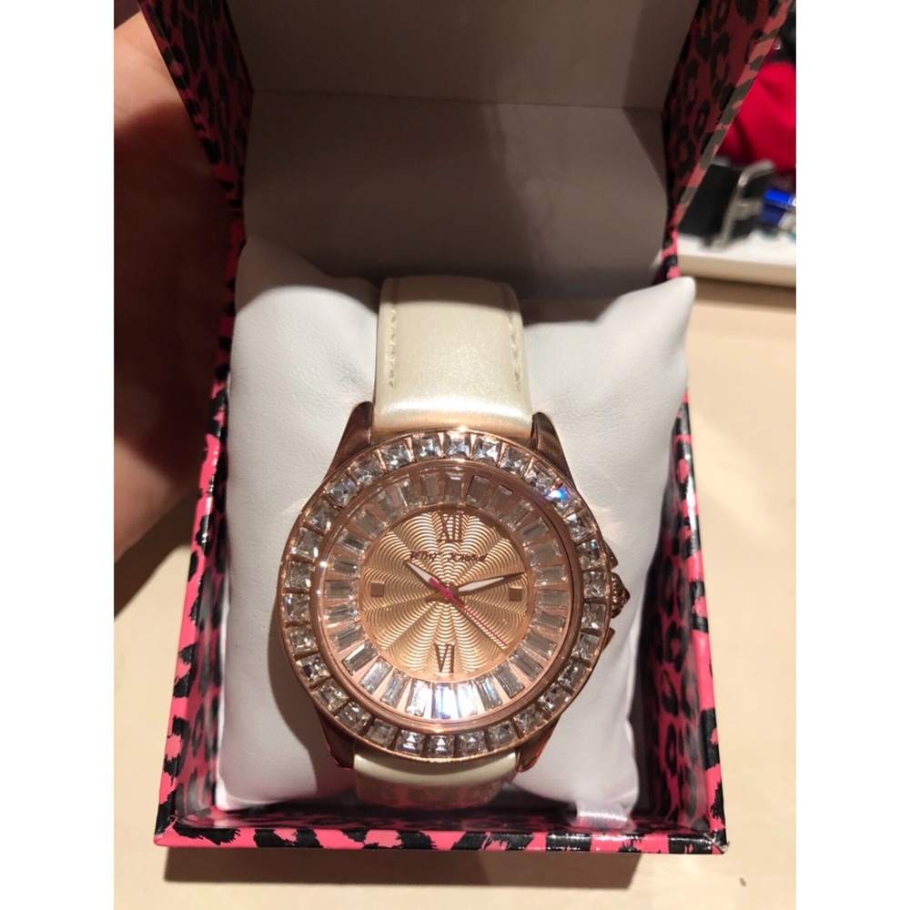 ✨Betsey Johnson Watch✨
